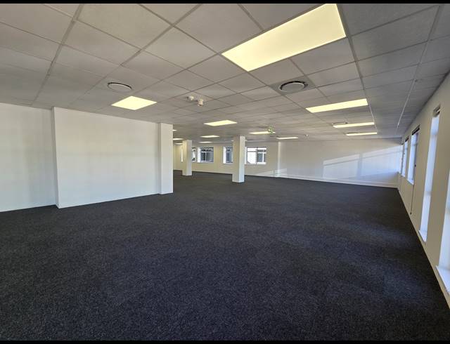 1,632M² OFFICE TO LET IN SANDTON CENTRAL